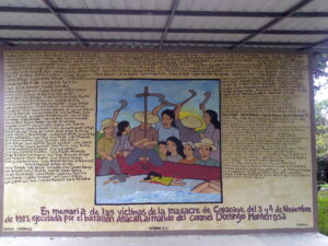 Monumento en Copapayo, en memoria de las víctimas de la masacre,
 ejecutada por el Batallón Atlacatl.